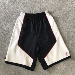 MENS JORDAN SHORTS